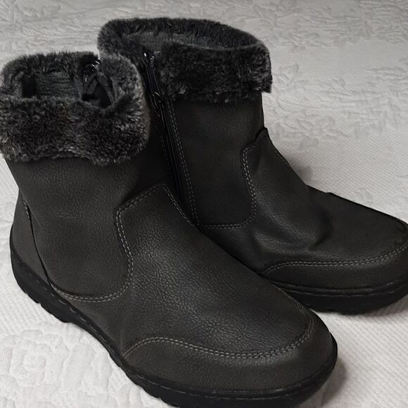 Khombu Shoes - KHOMBU Gray Winter Booties
